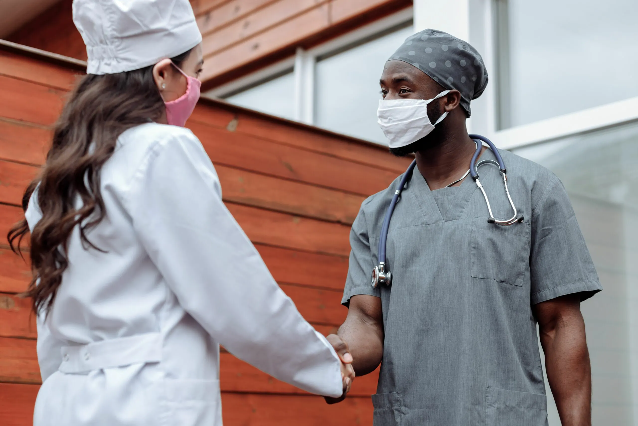 Medical student asking an attending physician for a residency letter of recommendation