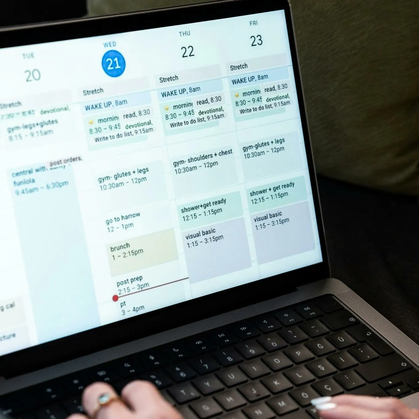 Digital calendar on a laptop illustrating deadline planning to avoid losing the NCLEX exam fee